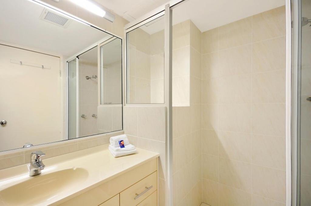 غولد كوست Surfers Beach Holiday Apartments الغرفة الصورة